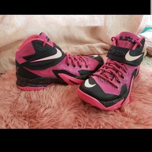 Nike - Neon Pink
